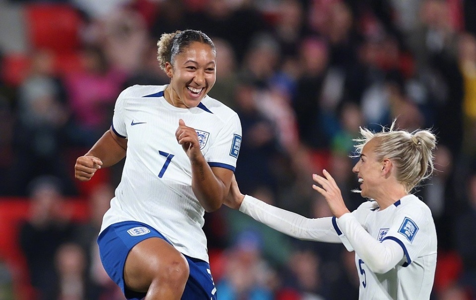 包含英格兰羽毛球队横扫泰国羽毛球队，陶菲克送出助攻的词条