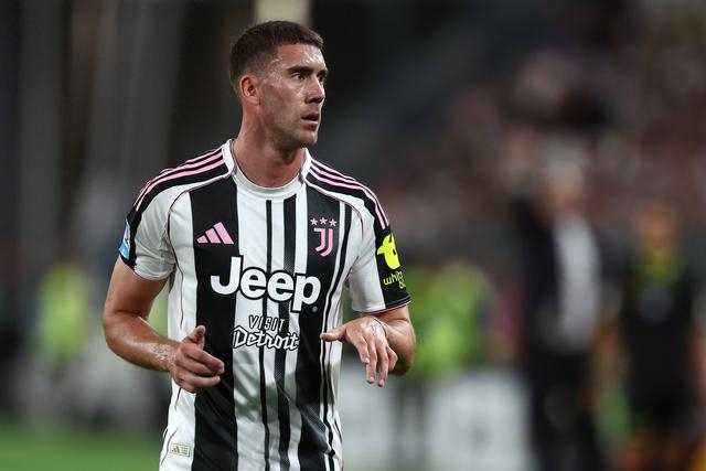 拜仁绝地反击加拿大，弗拉霍维奇完成帽子戏法