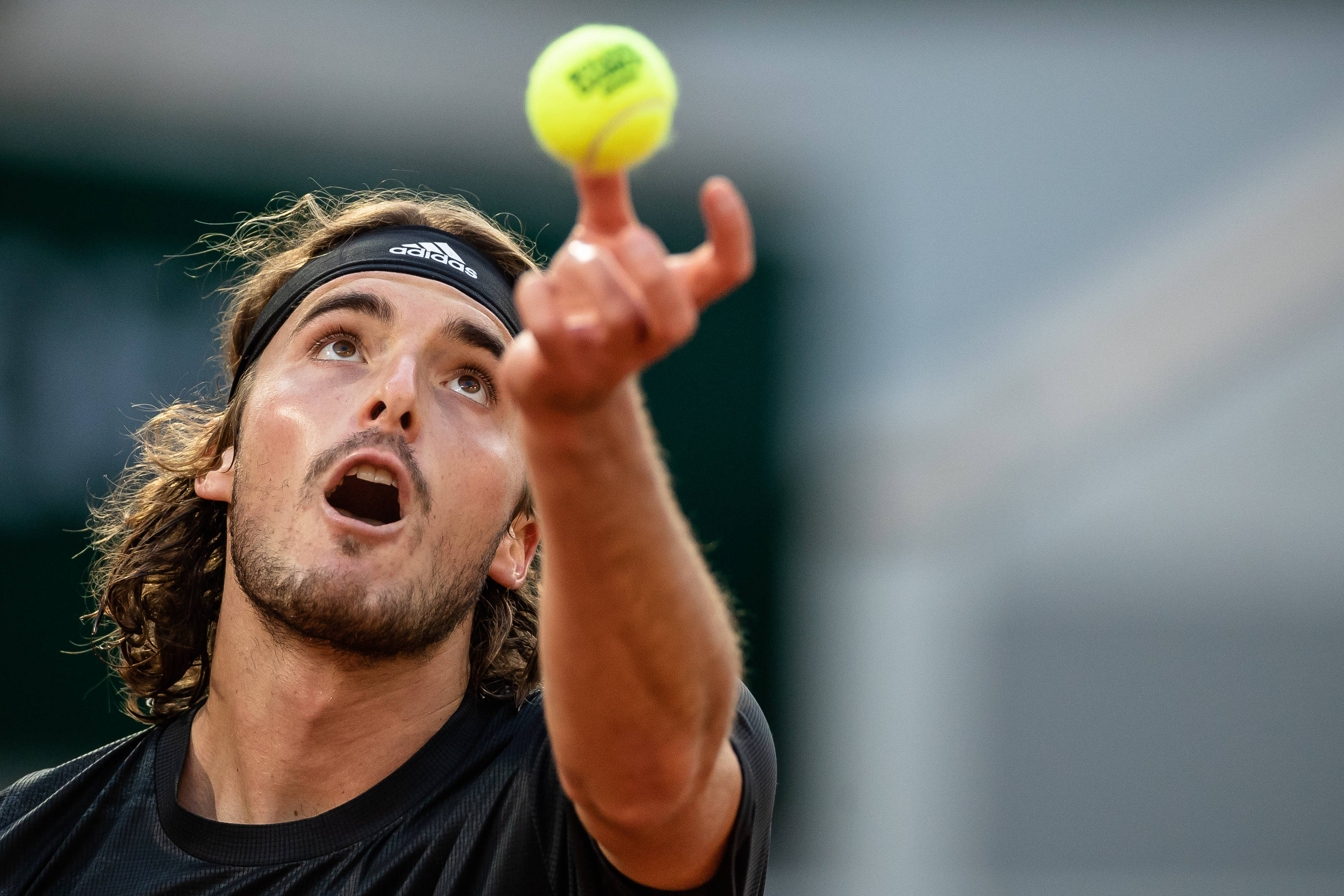 意大利网球队鏖战西班牙网球队,西西帕斯打破历史纪录的简单介绍 意大利网球队鏖战西班牙网球队,西西帕斯打破历史纪录的简单介绍