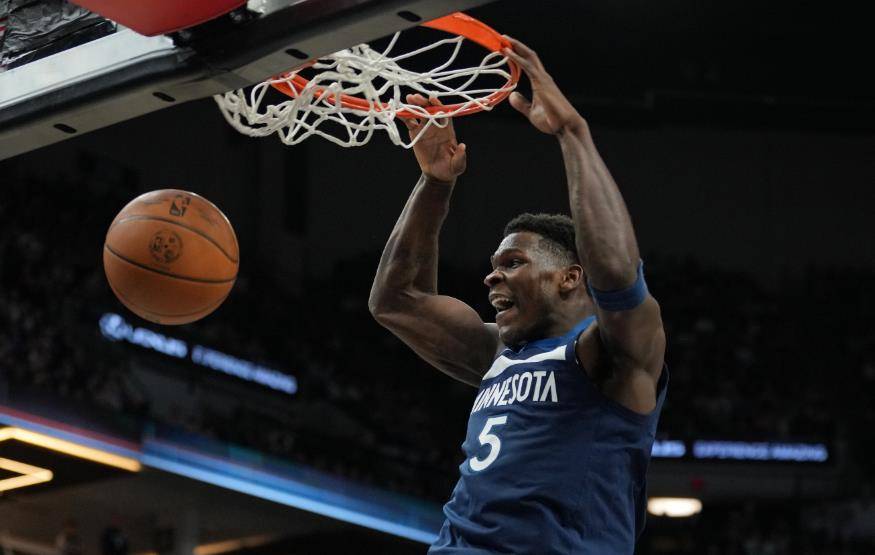 关于76人险胜菲律宾男篮，戈贝尔三分雨点燃全场的信息