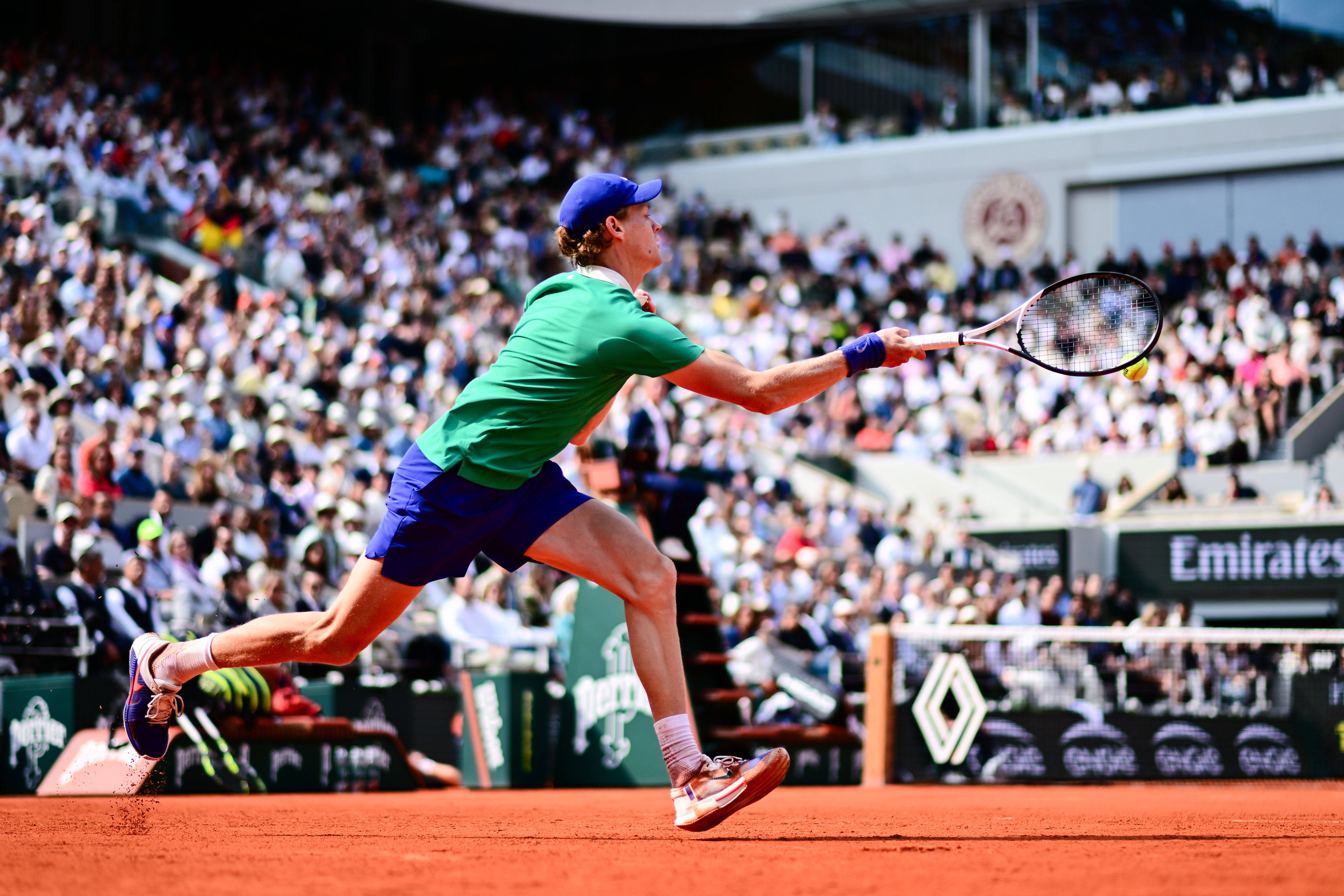 英国网球队轻取西班牙网球队，阿尔卡拉斯绝境逆转的简单介绍