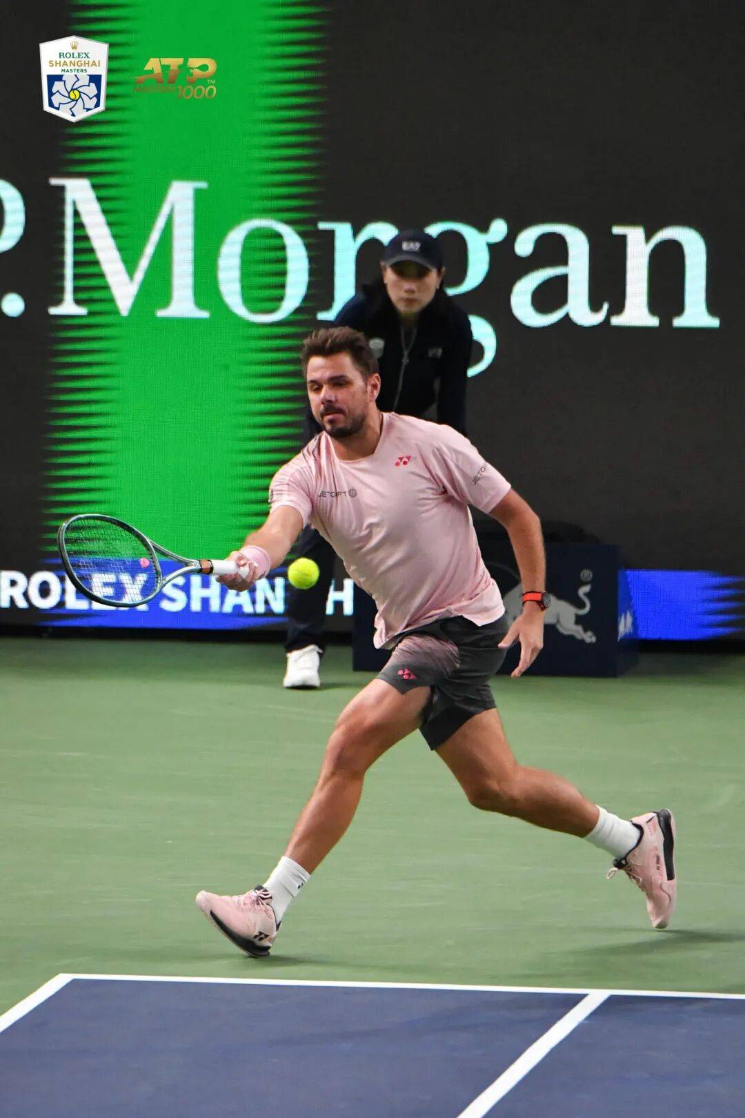 包含西班牙网球队鏖战欧洲网球队，瓦林卡高光表现的词条