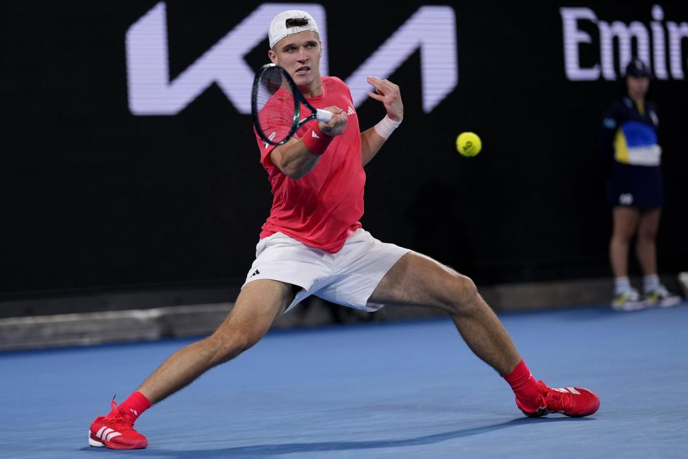 包含澳大利亚网球队血洗欧洲网球队，克耶高斯关键制胜的词条