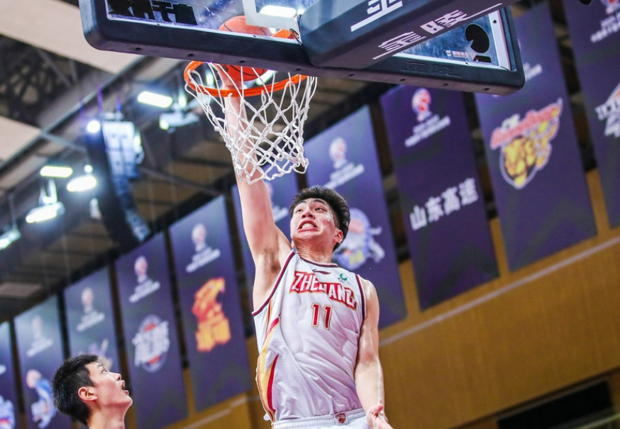 球队冲击总冠军，备战季后赛路漫漫的简单介绍