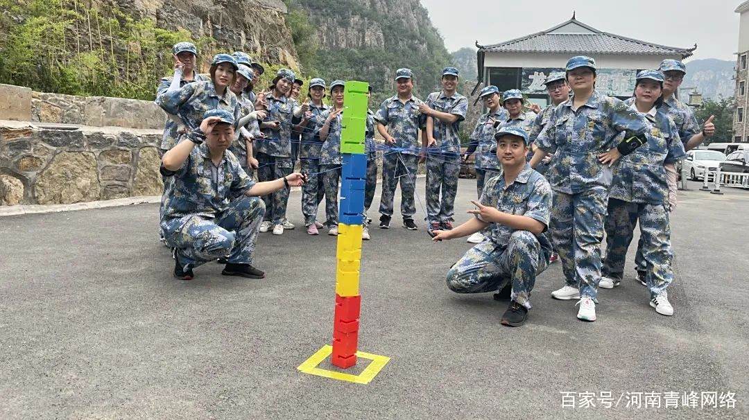 关于列弗库森中场球员集体训练，追求团队荣誉的信息