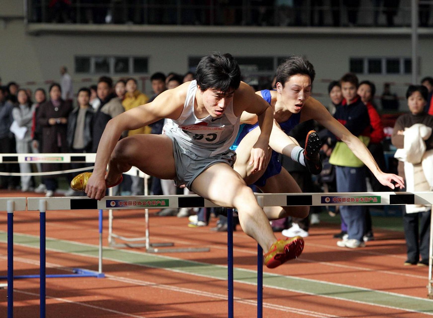 包含比赛中球员场上体现出顽强的拼搏精神的词条