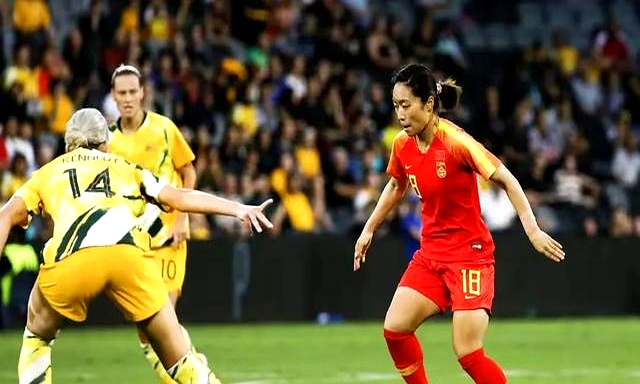 球星现身女足赛场,瞩目引爆的简单介绍 球星现身女足赛场,瞩目引爆的简单介绍