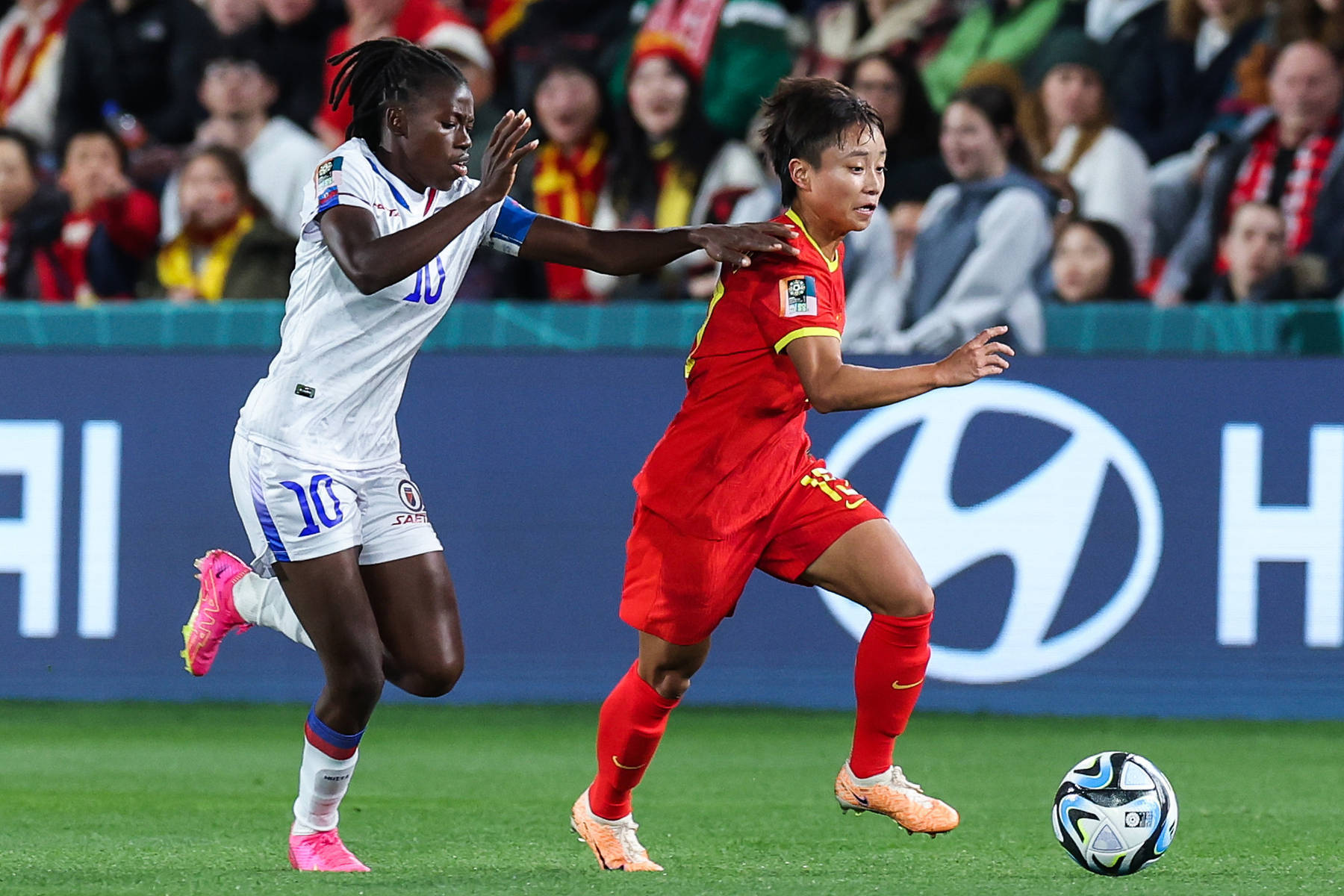 球星现身女足赛场,瞩目引爆的简单介绍 球星现身女足赛场,瞩目引爆的简单介绍