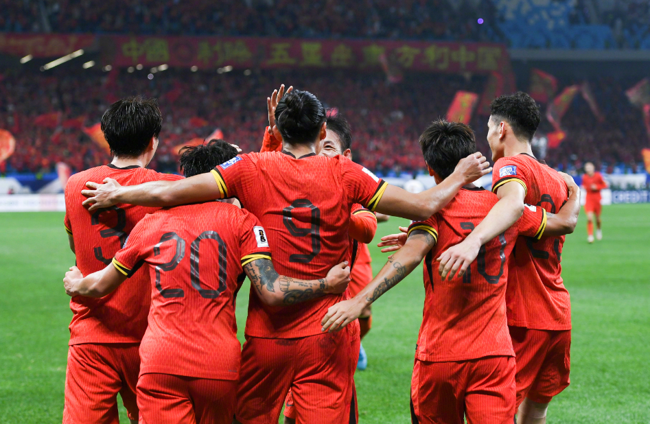 包含热那亚全力拼搏，战胜佛罗伦萨队的词条