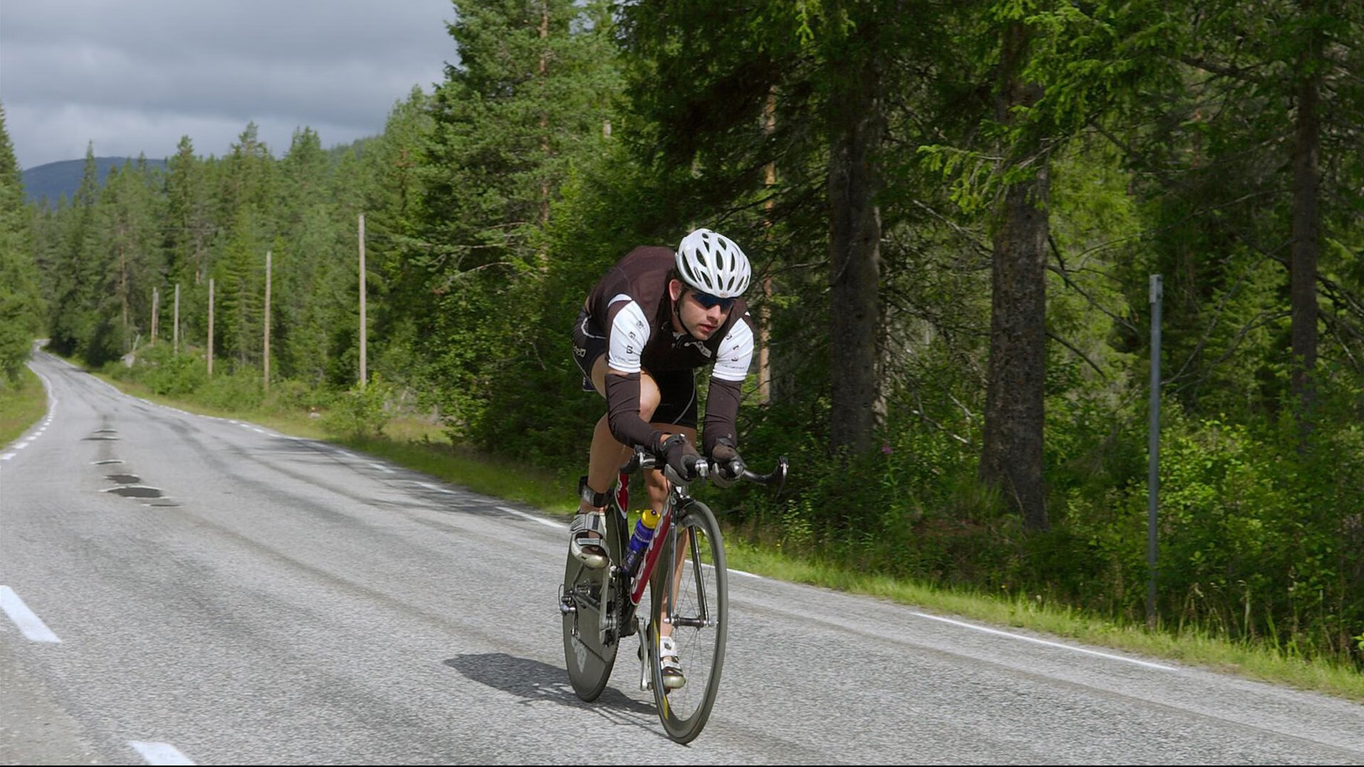 天山脚下破绿军,新疆队关键战突围,西亚卡姆统治全场定义亚洲篮球新纪元
