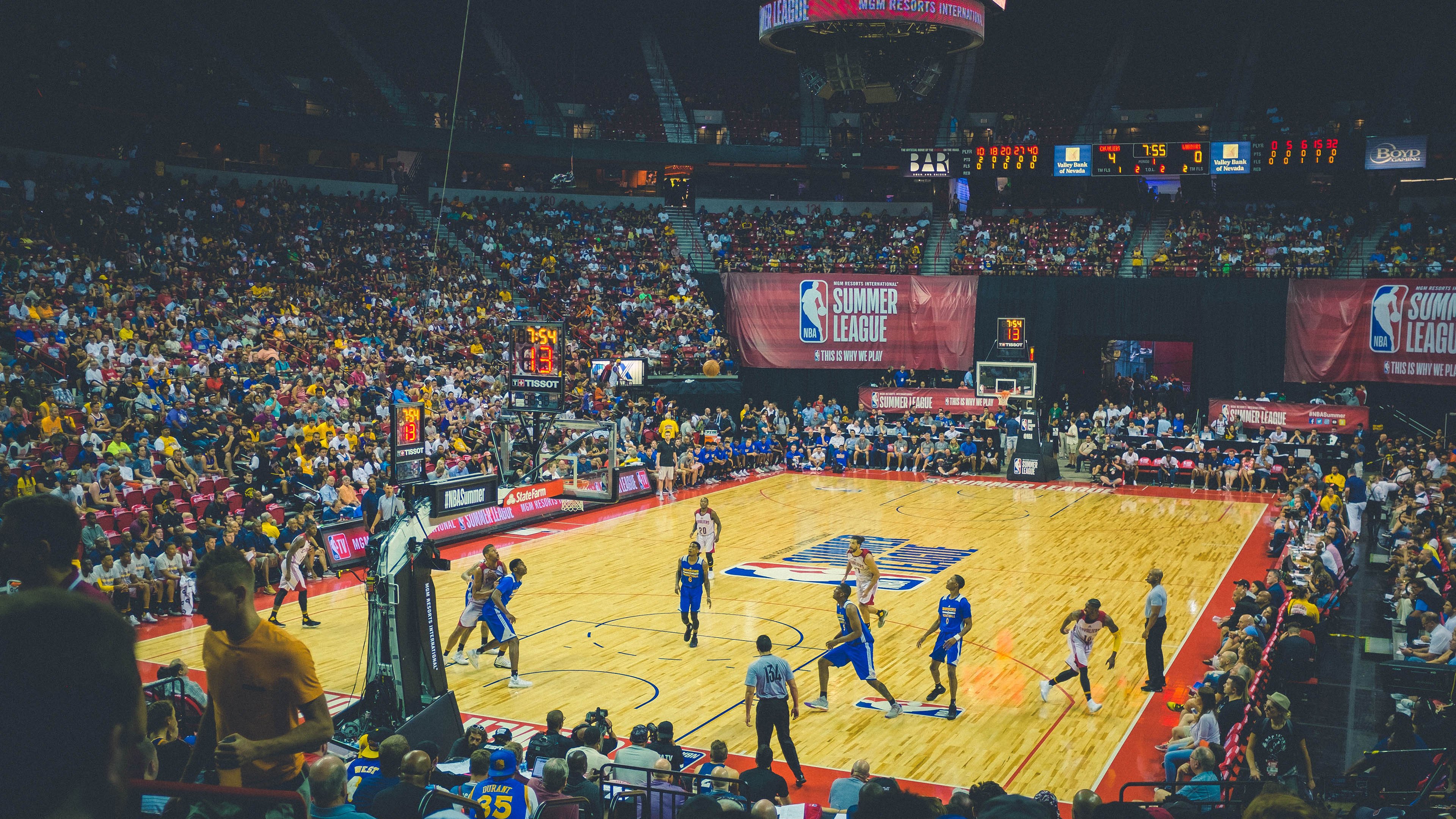 德甲争冠战焦点战，鹈鹕掀翻尼克斯，一场跨越体育维度的胜利寓言